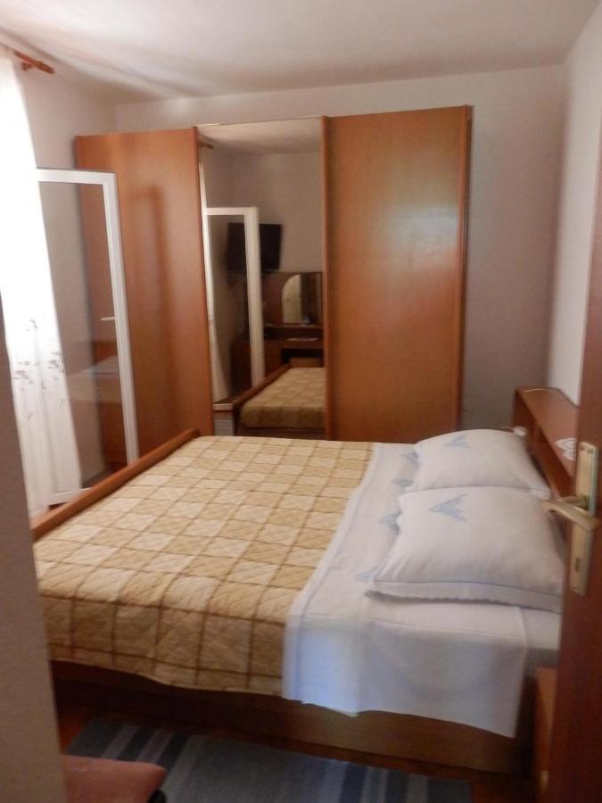 Apartments Vesna & Ivica Mirce Екстериор снимка